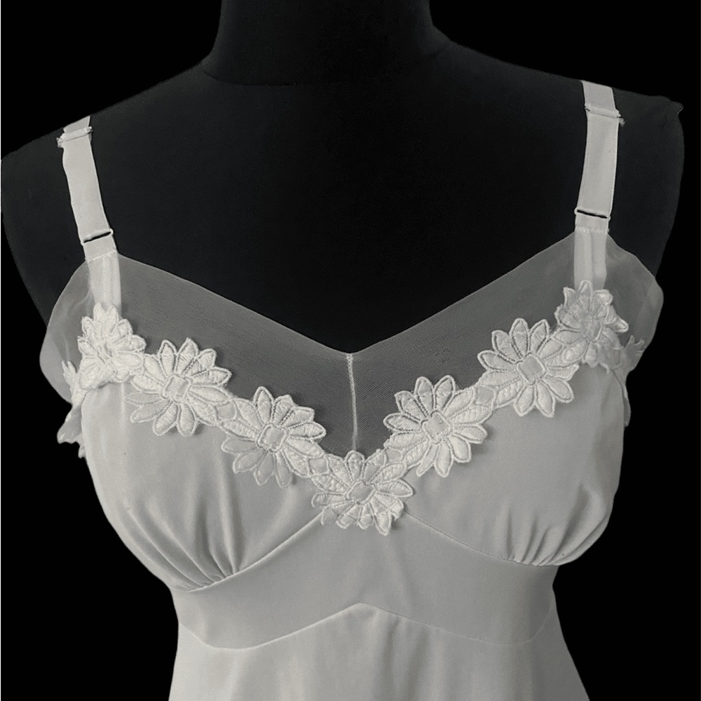 1960’s vintage Unique Daisies,pleats,sheer Embellished Midi Slip